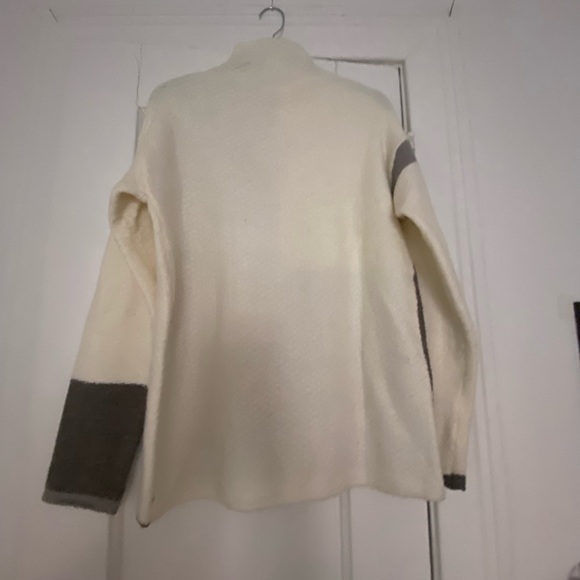 CYRUS Sweater Sz M - Picture 2 of 9